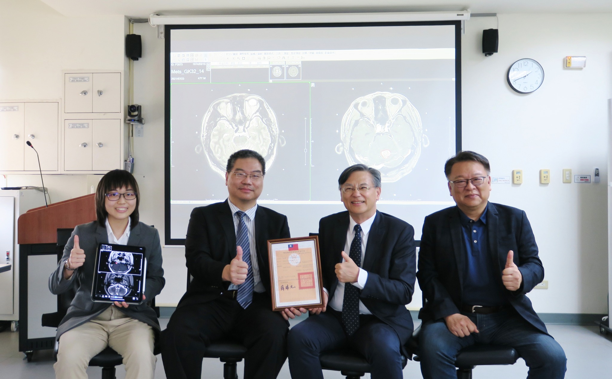 AI腦瘤偵測系統與等速肌力系統獲醫材上市許可